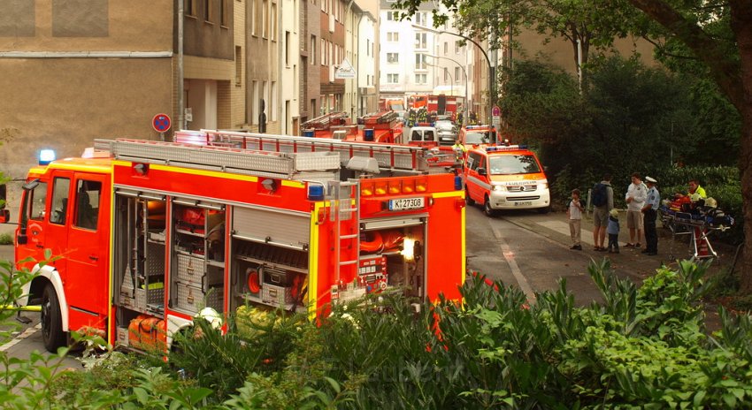 Feuer Koeln Kalk Kantstr P274.JPG